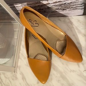 Flats for any occassion!🧡